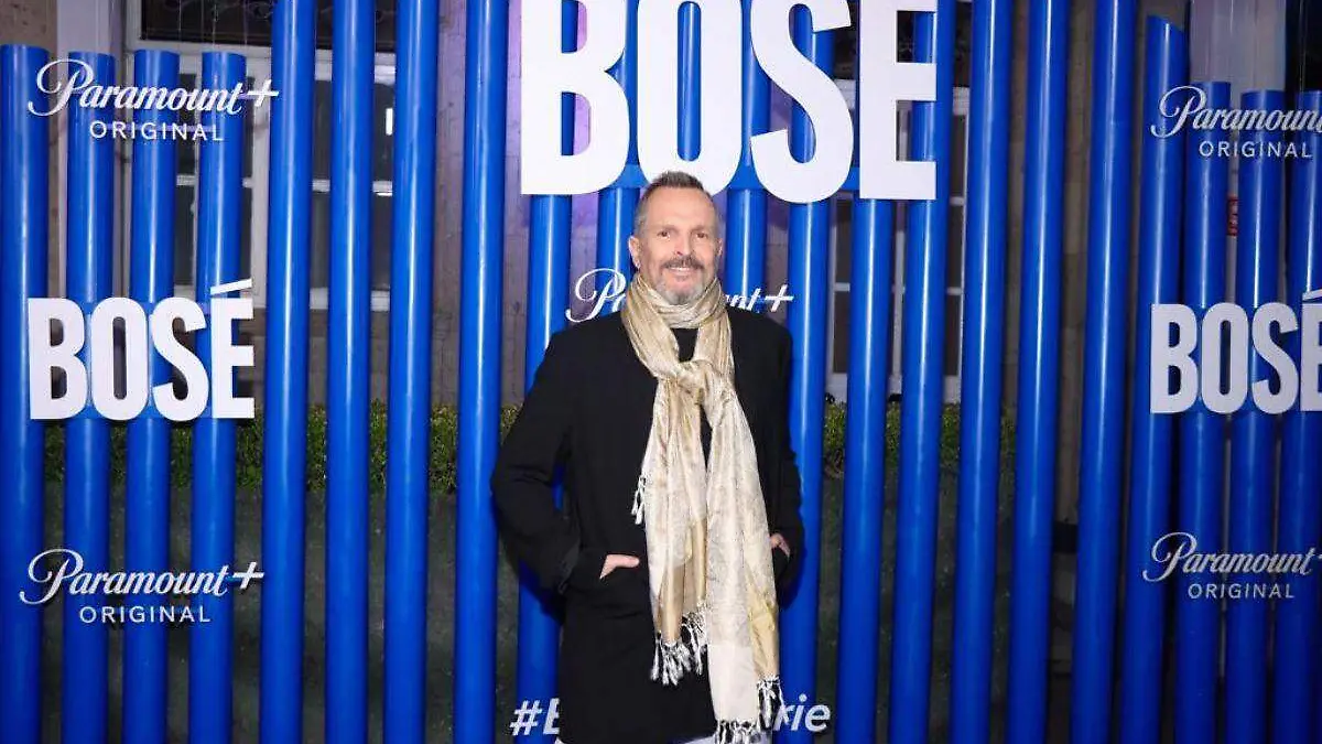 Miguel Bosé en el estreno de su bioserie